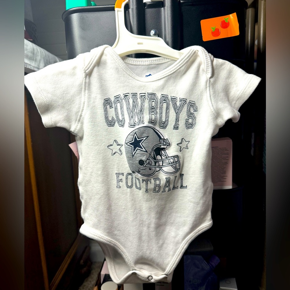 NFL Dallas cowboys football fan infant inside 6-9mo